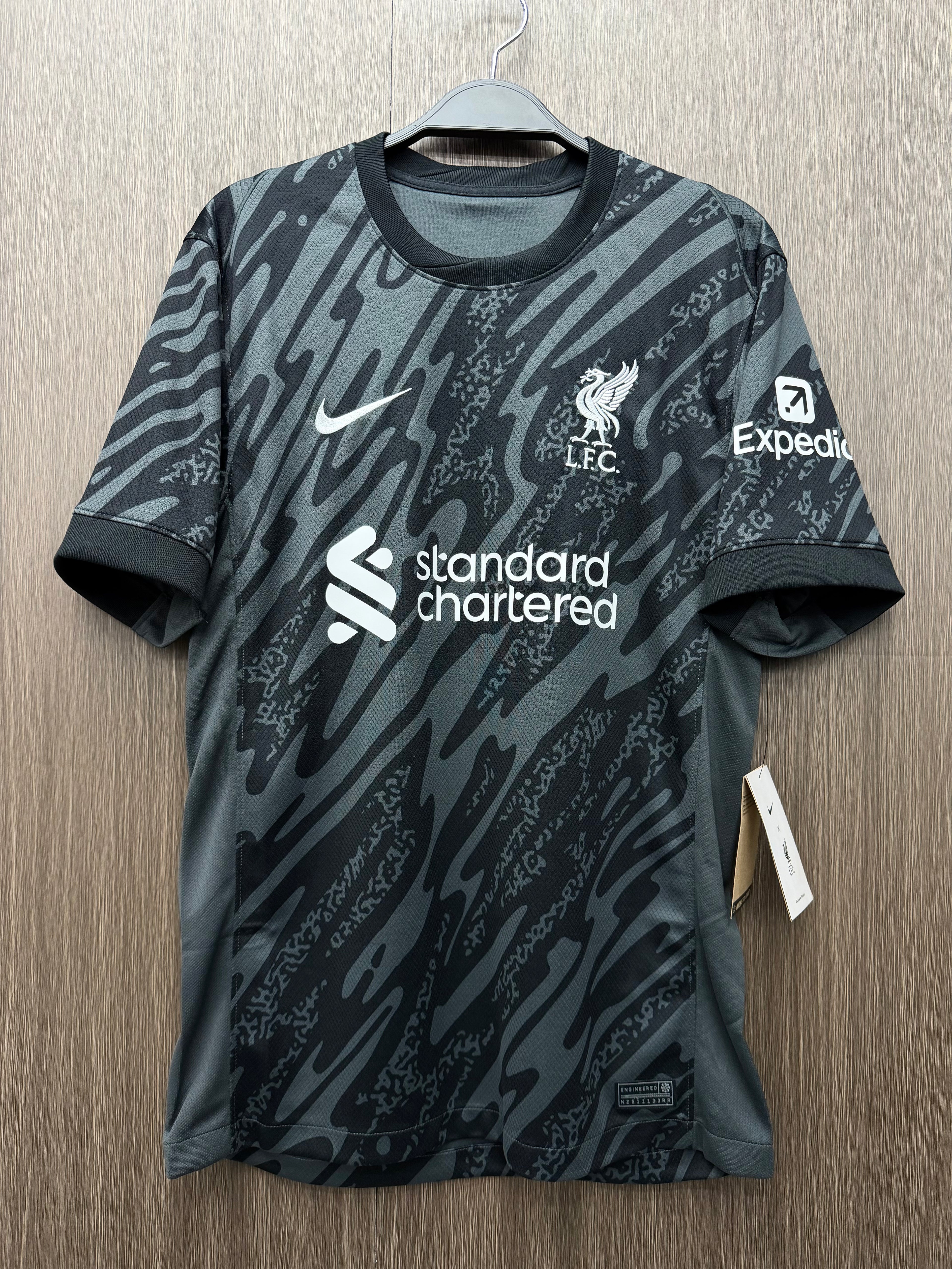 24/25 利物浦黑色龍門